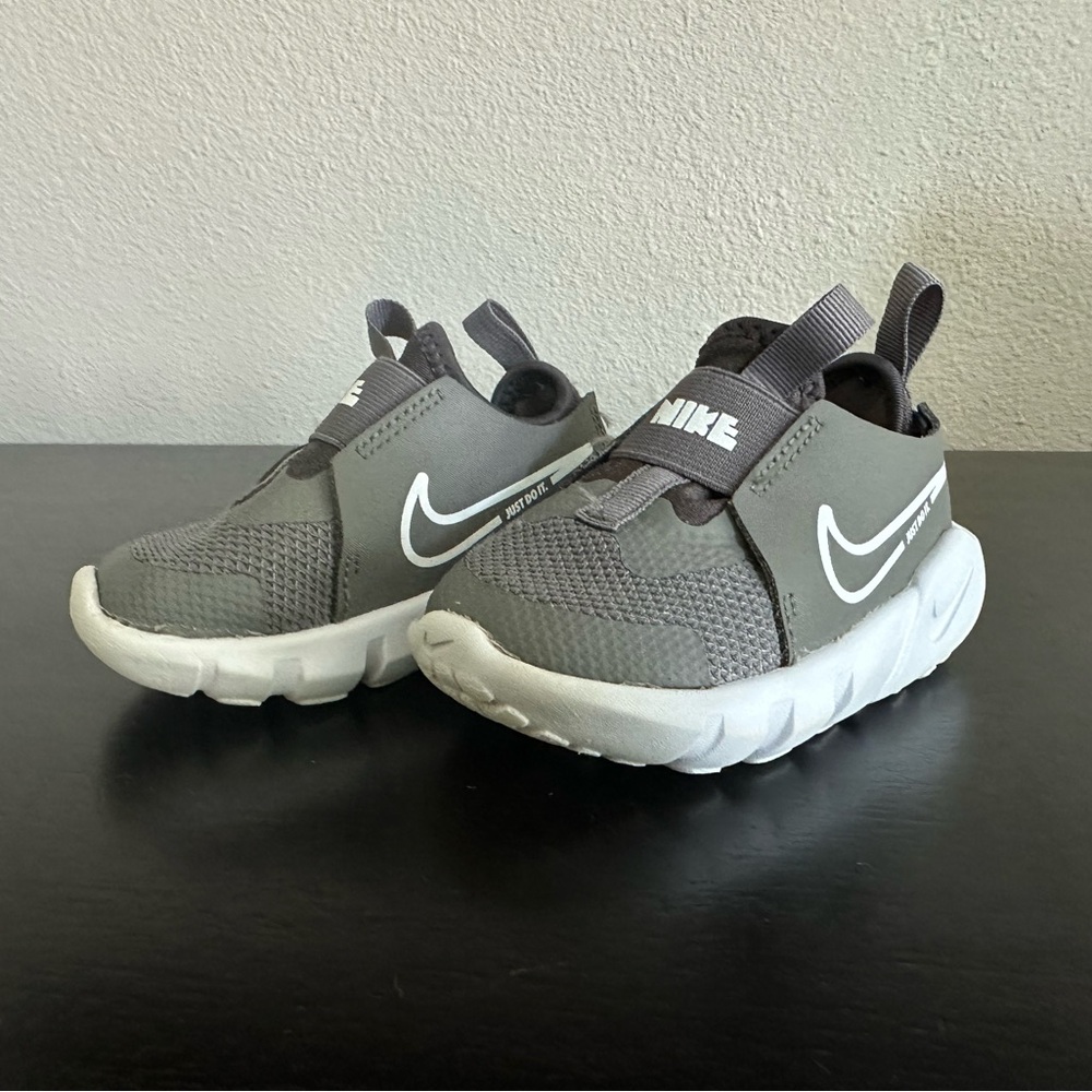 Nike Flex Runner Shoes, size 5 Toddler/Baby, Flat Pewter/Medium Ash/Photo Blue